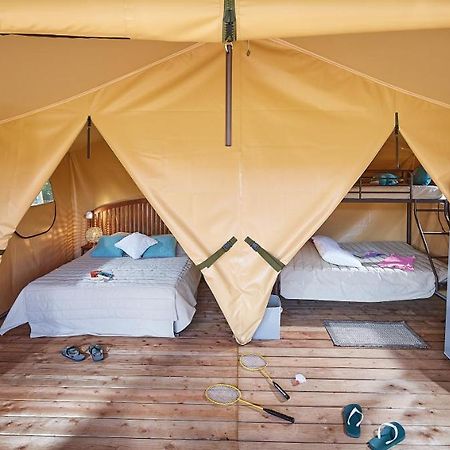 Camping Des Papillons Lalizolle Exterior foto