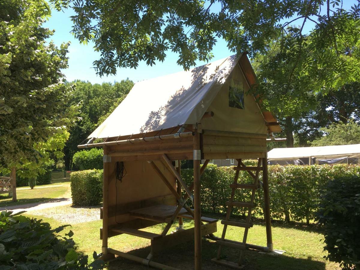 Camping Des Papillons Lalizolle Exterior foto